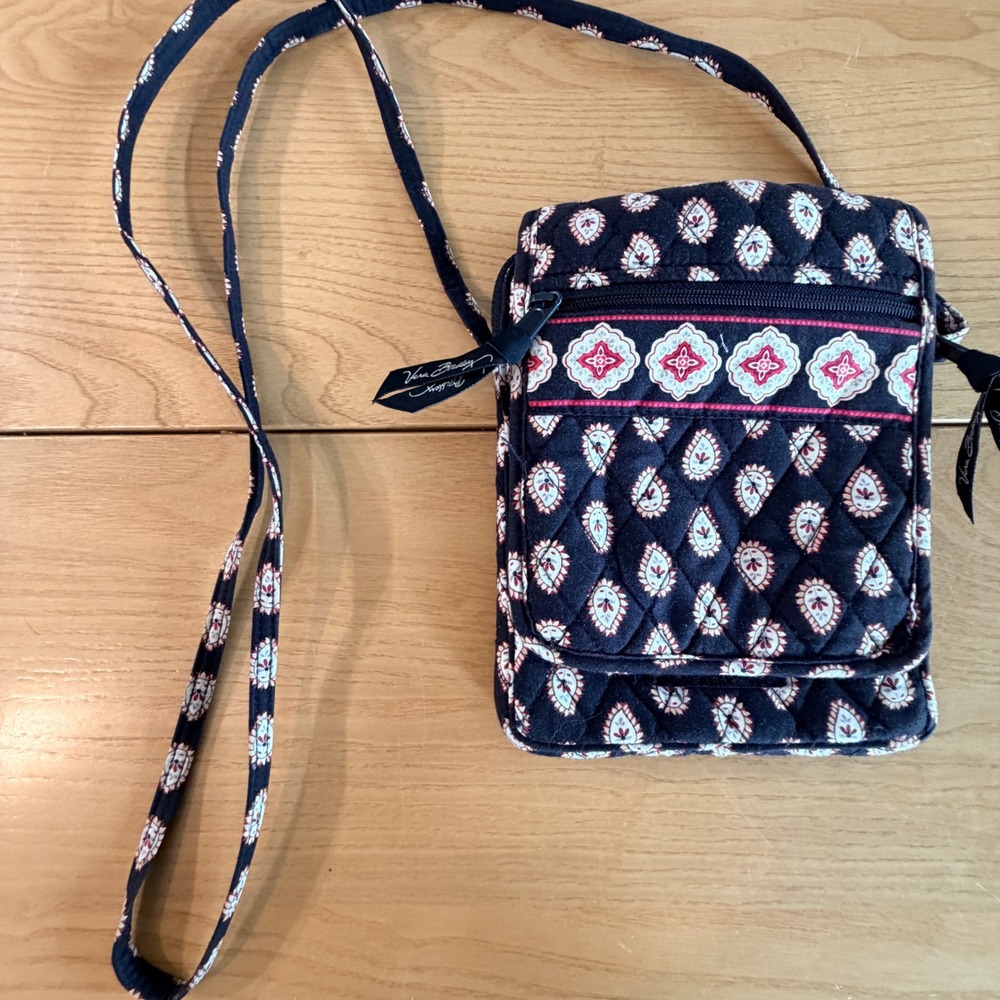 VTG Vera Bradley Mini Hipster Crossbody Bag Classic Black Red Quilted Paisley
